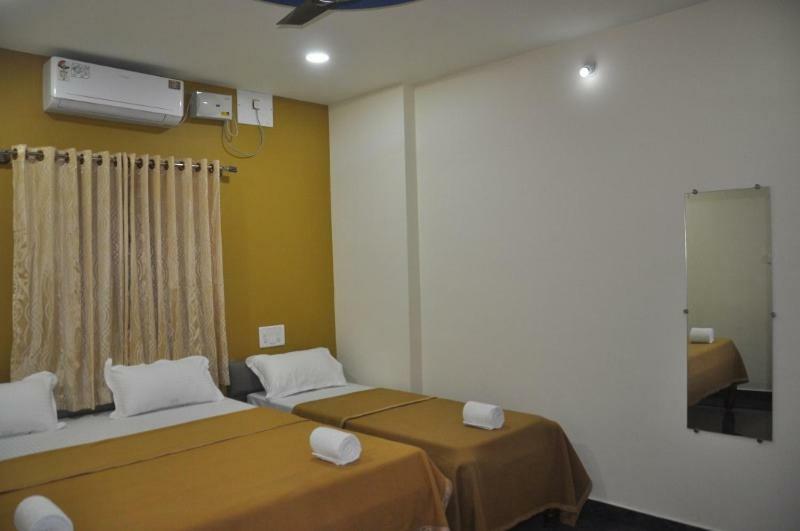 Blue Crystal Lodge Shimoga Eksteriør billede